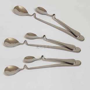 弯曲不锈钢勺子 儿童咖啡勺创意可爱小勺子曲柄婴儿餐具韩式弯勺