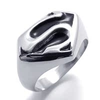欧美全新新款情侣朋克超人logo钛女夸张个性钢铸造男士戒指复古