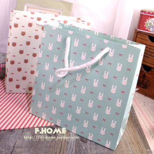 中号纸质礼品包装袋 卡通小熊小兔手提节日礼物礼品袋 饼干铁盒袋