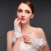 菲凡新娘 新娘婚纱手套结婚手套春季白红色短款花瓣手套ffs952