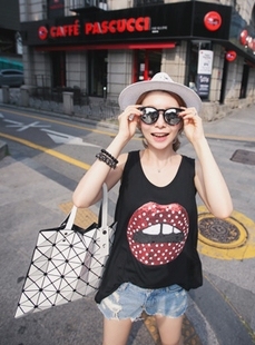 韩国代购直发进口正品夏季女装Qnigirls可爱红唇亮片背心无袖T恤