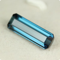 瑞拉珠宝 巴西蓝碧玺裸石 收藏级 9.13克拉 颜色超美 火彩超闪