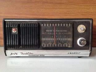 经典 红灯753收音机 影视道具 怀旧摆设 怀旧装饰 收藏