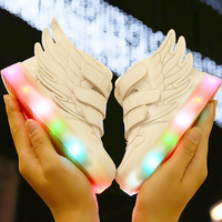 带翅膀的鞋子红白运动男儿童韩版女学生充电发光街舞蹈跑酷靴潮