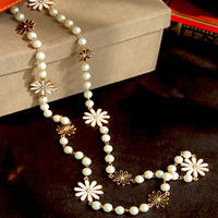 韩版时尚优雅大小雏菊黑白花朵珍珠毛衣链长款女百搭配饰挂链饰品