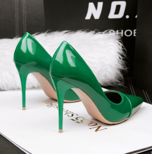 欧美明星鞋绿色尖头高跟鞋超细跟公主鞋女鞋漆皮浅口工作鞋单鞋