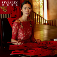 杂志推荐 超模刘雯同款 性感一字领红黑撞色蕾丝吊带裙修身连衣裙