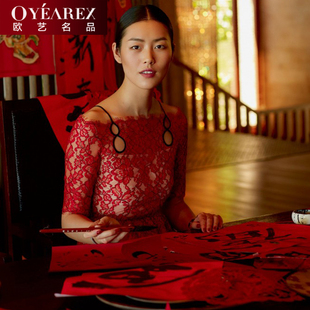 杂志推荐 超模刘雯同款 性感一字领红黑撞色蕾丝吊带裙修身连衣裙