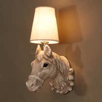 创意灯具现代简约欧式酒店门厅过道卧室床头灯树脂马头壁灯