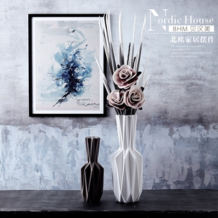 北欧极简陶瓷花瓶花器客厅台面装饰花插摆件现代花器折纸花艺